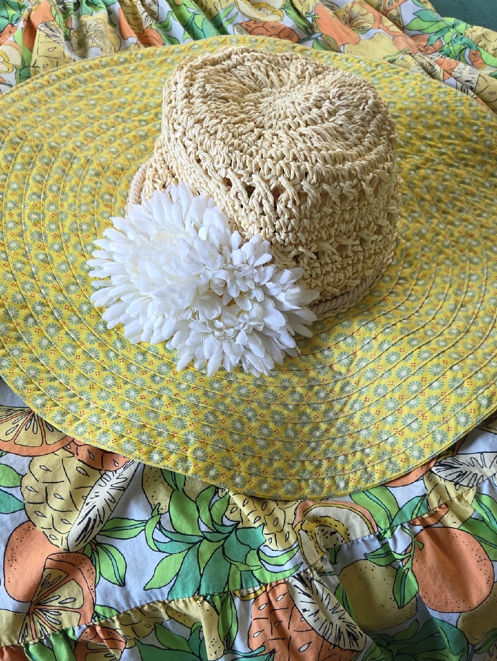 Vintage Claire's Yellow Straw Sun Hat with White Flower